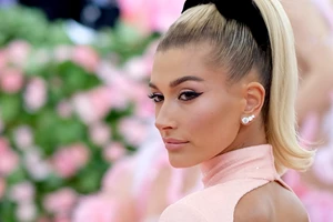 Hailey Bieber | Μιλάει για τις δυσκολίες στον γάμο της με τον Justin Bieber