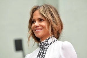 Halle Berry | Στα 54 της αποδεικνύει ότι είναι ακόμα το απόλυτο sex symbol