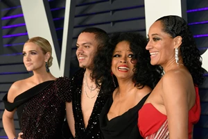 H Diana Ross είναι το πρόσωπο της νέας καμπάνιας Saint Laurent