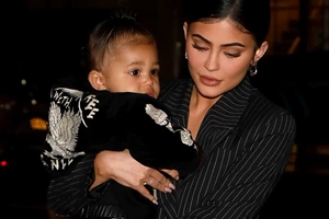 Η Stormi έγινε τριών ετών και η Kylie Jenner μοιράζεται φωτογραφίες της κόρης της