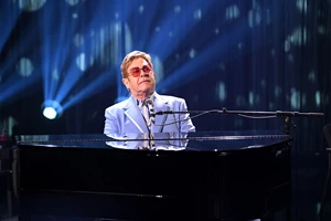 Elton John | Τα νέα για την εξέλιξη της υγείας του και η αναβολή της περιοδείας του