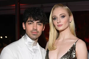 Ο Joe Jonas εύχεται στον αδερφό του, Nick, για τα γενέθλιά του με μια γλυκιά throwback φωτογραφία