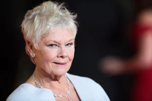 Judi Dench | Κατηγορεί το ‘The Crown’ για "άξεστο εντυπωσιασμό"