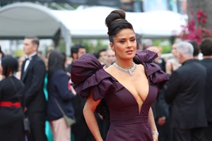 Salma Hayek | Οι τρυφερές ευχές για τα 61α γενέθλια του συζύγου της