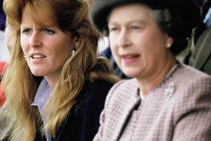 Sarah Ferguson | Οι τρυφερές φωτογραφίες με τα corgis της βασίλισσας Ελισάβετ