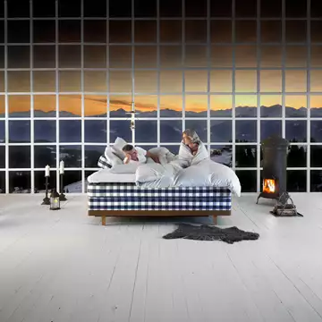 Βρεθήκαμε εκεί όπου φτιάχνονται τα πιο πολυτελή κρεβάτια και στρώματα στον κόσμο