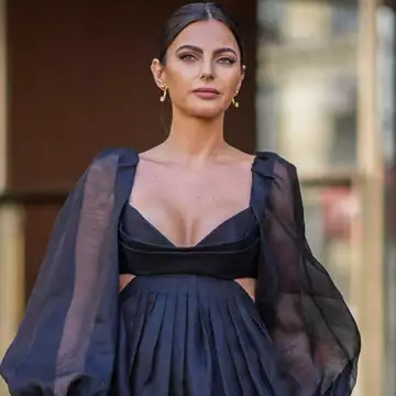 Τα φορέματα με κομψά cutouts είναι η τάση που πρέπει να δοκιμάσετε φέτος το καλοκαίρι