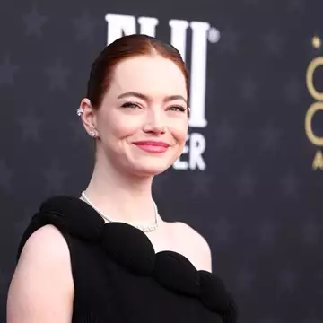 Emma Stone | Η ατάκα για τους κριτικούς τη στιγμή που παραλάμβανε το βραβείο Α' Γυναικείου Ρόλου στα Critics' Choice Awards