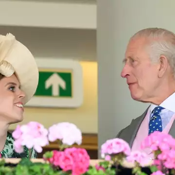 Ο βασιλιάς Κάρολος στέλνει την πριγκίπισσα Βεατρίκη στις ΗΠΑ μετά τις εκκλήσεις του Harry για επανένωση