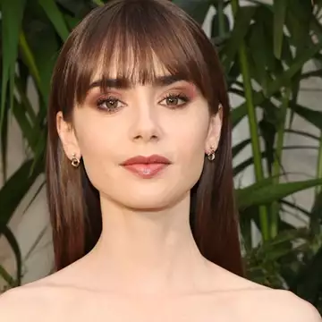 Όταν η 11χρονη Lily Collins πόζαρε στο κόκκινο χαλί των Όσκαρ και δεν θύμιζε σε τίποτα την Emily in Paris