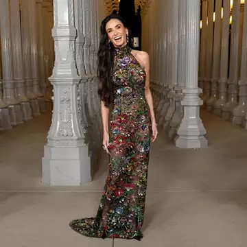 Demi Moore | Με glamorous Gucci δημιουργία αποδεικνύει πως η ομορφιά δεν έχει ηλικία