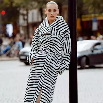 Η Julia Bergshoeff φωτογραφίζεται αποκλειστικά για το Harper’s Bazaar Greece