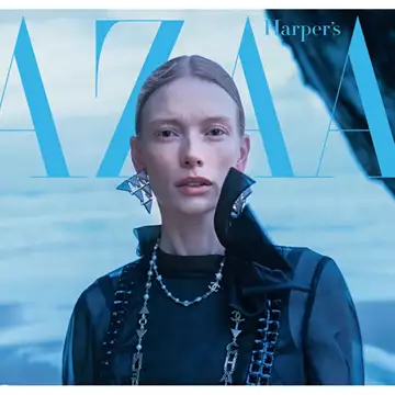 Η Julia Hafstrom φωτογραφίζεται αποκλειστικά για το Harper's Bazaar Greece