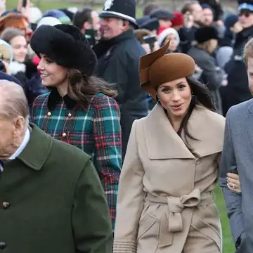 "Βγαίνεις ραντεβού με σταρ, αλλά δεν...": Το απίστευτο σχόλιο του πρίγκιπα Φίλιππου στον Harry για τη Meghan