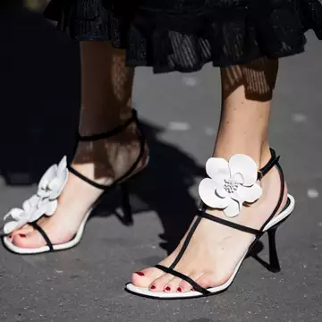 Glazed Pedicure | Αυτή είναι η μεγαλύτερη τάση στο πεντικιούρ φέτος το καλοκαίρι