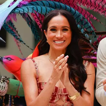 School retro | Όταν η 15χρονη μαθήτρια Meghan Markle συμμετείχε σε σχολική γιορτή στο Γυμνάσιο