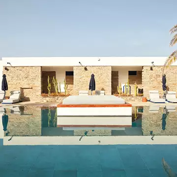 Mykonos Theoxenia & Once In Mykonos | Απόδραση στο νησί των ανέμων και σε δύο κορυφαία ξενοδοχεία