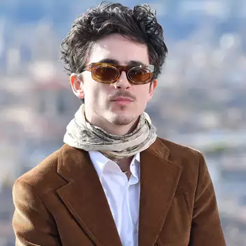 Movie Review | Είδαμε το A Complete Unknown, την ταινία που μεταμορφώνει τον Timothée Chalamet σε Bob Dylan