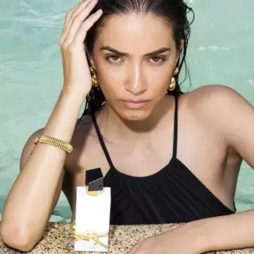 Το πιο εθιστικό alcohol-free άρωμα του καλοκαιριού που μπορείτε να φοράτε ακόμα και στην παραλία