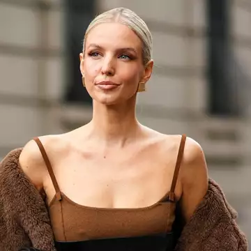 Οι καλύτερες κρέμες σώματος με ρετινόλη για σύσφιξη και λάμψη