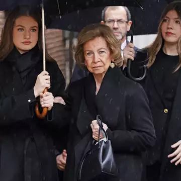 Σοφία της Ισπανίας | Γευμάτισε σε κεντρικό ξενοδοχεία της Αθήνας με αγαπημένο μέλος της βασιλικής οικογένειας