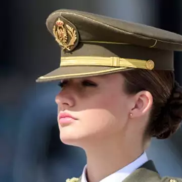 Πριγκίπισσα Leonor | Το πρώτο πορτρέτο της με στρατιωτική στολή και οι αντιδράσεις