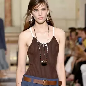 Το hair trick που κάνει αμέσως τα μαλλιά σας να δείχνουν πιο "ακριβά"