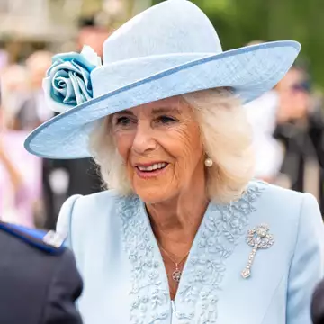 Βασίλισσα Καμίλα | Η ιστορία πίσω από την καρφίτσα που επέλεξε στην εμφάνισή της στη Σκωτία