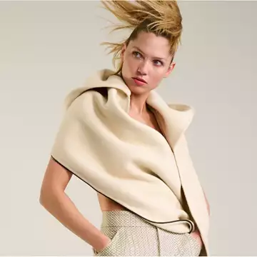 From the Magazine | Το ακαταμάχητο στιλ μιας globetrotter