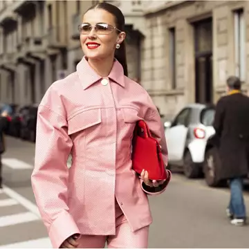 Πέντε κομψοί τρόποι για να φορέσετε την τάση του ροζ