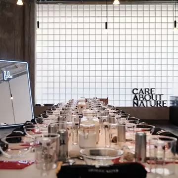 μ. Artisan Water | Η συσκευασία του μέλλοντος πρωταγωνιστεί σε ένα μοναδικό brunch