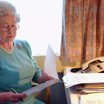 Ο απίθανος λόγος που η βασίλισσα Ελισάβετ αρνήθηκε το Νόμπελ Ειρήνης