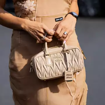 Οι τσάντες που θα κρατήσετε φέτος την άνοιξη σύμφωνα με τις τάσεις της μόδας