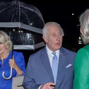 Βασίλισσα Καμίλα | Η συμβολική καρφίτσα που τη συνδέει με την Ελισάβετ