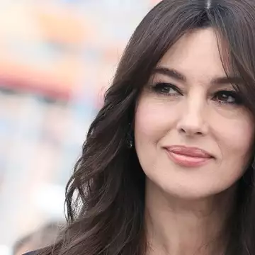 Οι ωραιότερες αποχρώσεις ρουζ για γυναίκες άνω των 50