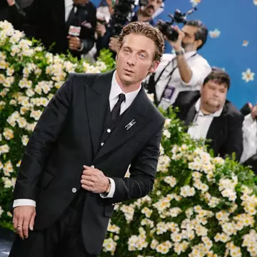 Jeremy Allen White | Είναι ο Bruce Springsteen στην επερχόμενη βιογραφική ταινία Deliver Me from Nowhere