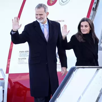 Μαύρα ρούχα, φιάλες αίματος και must ποτά | Τα αυστηρά μέτρα που πρέπει να ακολουθεί το βασιλικό ζευγάρι της Ισπανίας σε ταξίδια