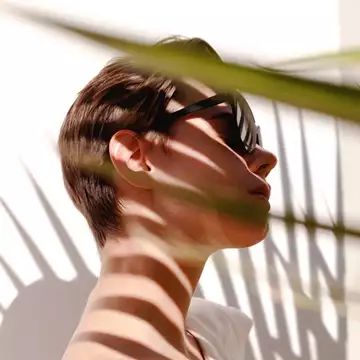 Φροντίδα στη σκιά | Τα καλύτερα προϊόντα περιποίησης μετά από μια μέρα στον ήλιο