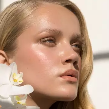 5 προϊόντα που θα σας χαρίσουν την πιο λεία και λαμπερή επιδερμίδα που είχατε ποτέ