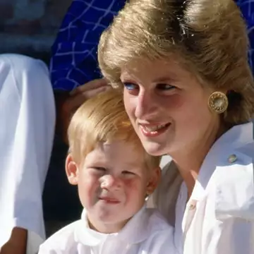 Βίντεο | Η τρυφερή στιγμή ανάμεσα στην πριγκίπισσα Diana και τον πρίγκιπα Harry που έγινε viral