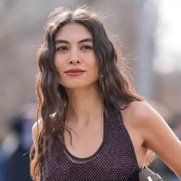 5 λόγοι που τα μαλλιά γερνάνε πρόωρα σύμφωνα με τη hair colorist