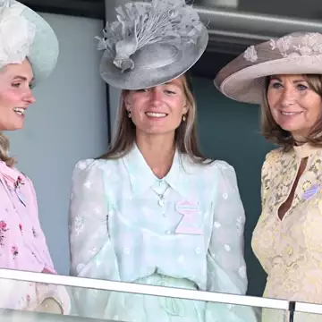 Carole Middleton | Η σπάνια εμφάνιση με τη σύζυγο του James Middleton, Alizée στο Royal Ascot