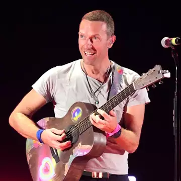 Chris Martin | Είναι ζευγάρι με τη Sophie Turner;