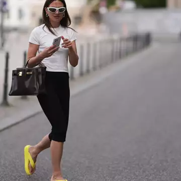 Τα Scandi Girls ξέρουν πώς να φορέσουν με στιλ τα flip flops τους