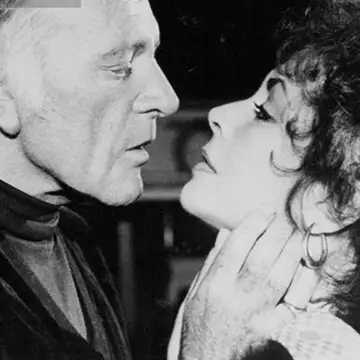 Elizabeth Taylor: "Παντρέψου κάποιον που σε βλέπει ως το δώρο του Θεού στην ανθρωπότητα"