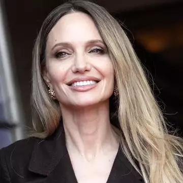 H Angelina Jolie μοιράζεται τα νεότερα για τη ζωή της μεγαλύτερης κόρης της