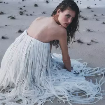 From the Magazine | Η λαμπερή πλευρά του beachwear