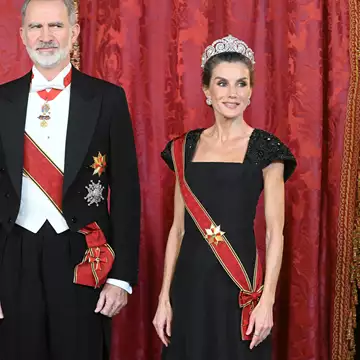 Βασίλισσα Letizia| Με τιάρα Cartier τιμά την Βασίλισσα Σοφία