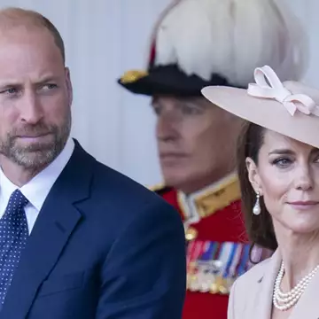 Όταν ο πρίγκιπσας William πλήρωσε 200 λίρες για να θαυμάσει την Kate Middleton με see through φόρεμα στην πασαρέλα