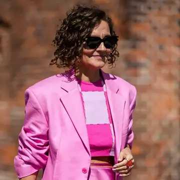 Τα καλύτερα αντηλιακά προσώπου με χρώμα για γυναίκες άνω των 50